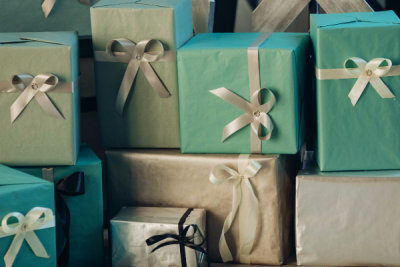 Правительство Кыргызстана ограничило корпоративы и подарки в госорганах