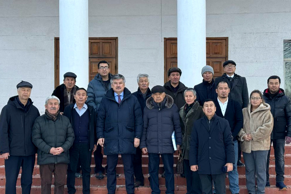 Госсекретарь Арслан Койчиев посетил Национальную академию художеств имени академика Т. Садыкова