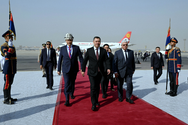 Президент Садыр Жапаров прибыл с официальным визитом в Египет