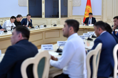 Бакыт Торобаев встретился с руководителями строительных компаний