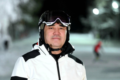 На лыжах — Садыр Жапаров поздравил кыргызстанцев с Новым годом