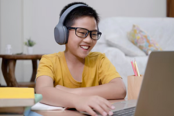 Бишкек готовится к саммиту ОДКБ и выборам ЖК: школы и вузы переходят на онлайн-обучение