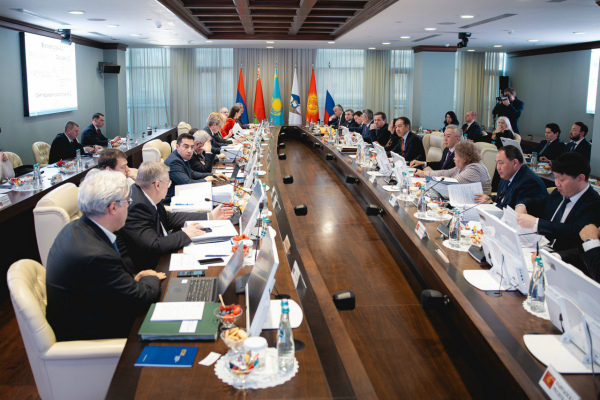 Данияр Амангельдиев принял участие в заседании Совета ЕЭК в Москве